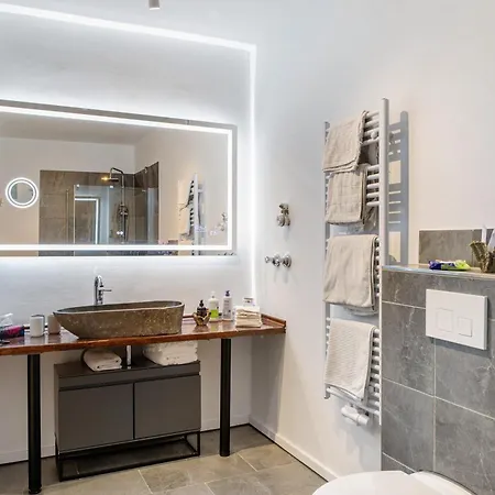 Cryo Ix Apartment